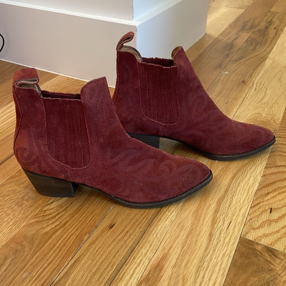 Booties - Picture 3 of 5